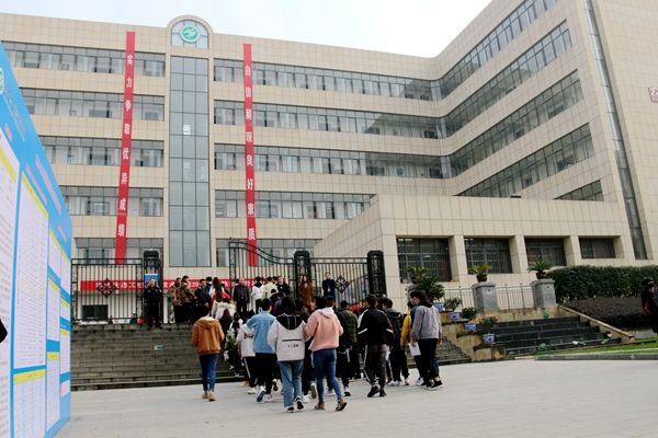 湖北生态工程职业技术学院2019年单独招生统一考试顺利举行