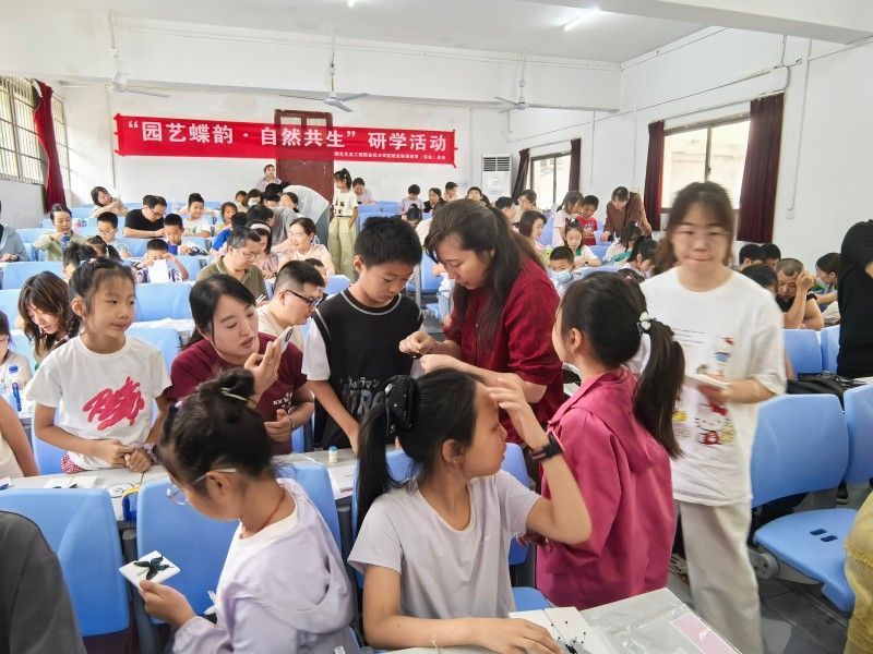 805B4D38729E7F2E0D3BCD2DD6F2CA45.jpg