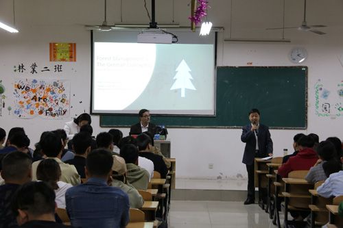 20180410101911德国专家来我校进行学术交流讲学活动.jpg