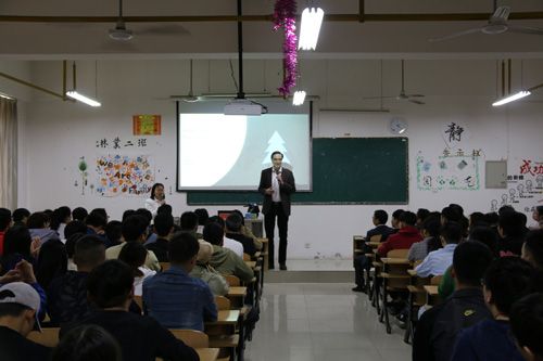 20180410101921德国专家来我校进行学术交流讲学活动.jpg
