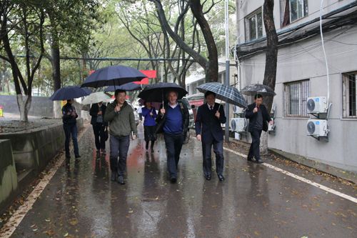 20170331151124德国专家来我校参观校园.jpg