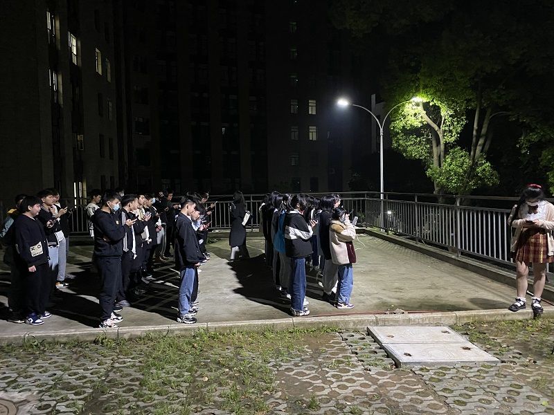 2021.4.20 我院2020级学生积极准备五四合唱1_副本.jpg