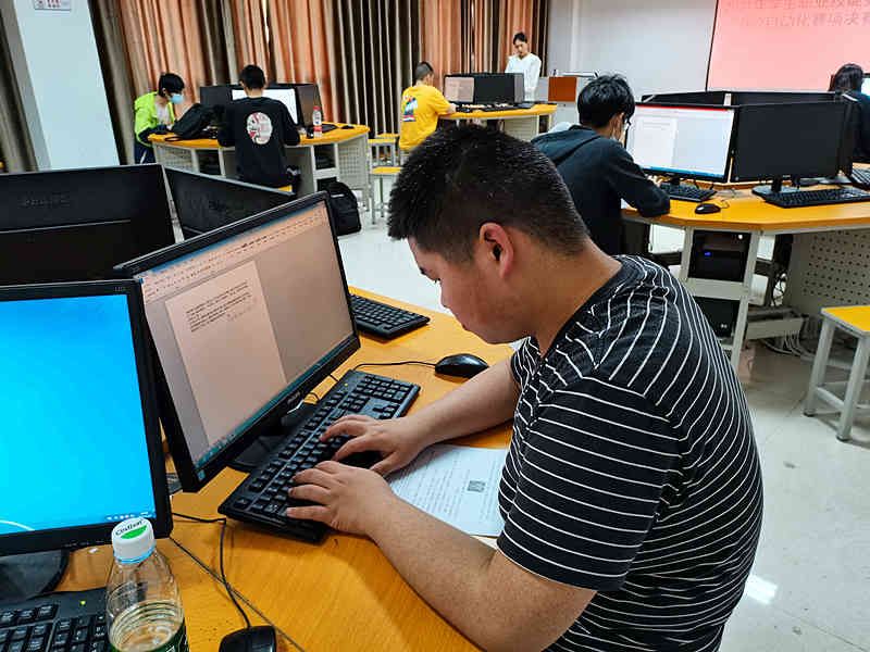 2021.5.27 中职教育学院成功举办办公自动化技能竞赛决赛8_副本.jpg