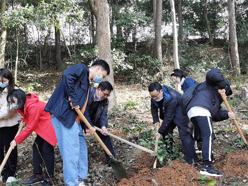 三八妇女节植树活动现场2.jpg