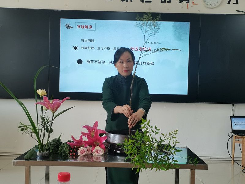 2022.4.22 学校举办2022年度教师教学能力大赛4_副本.jpg