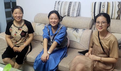 黄慧中_副本.jpg
