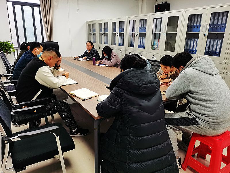 2023.3.21 锚定目标 精准推进—教务处召开部门工作例会_副本.jpg