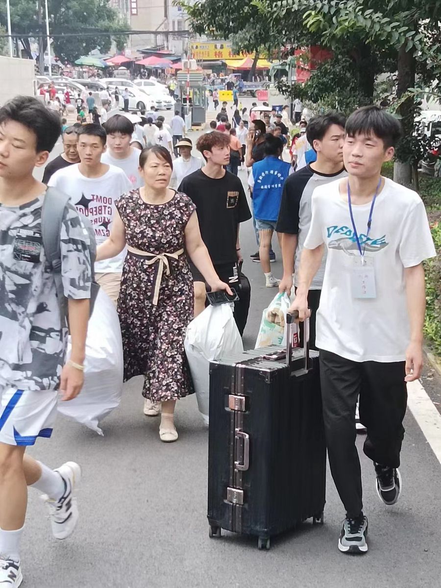 【2023迎新季】爱在迎新--致敬志愿者们照片原图（12） - 副本.JPG