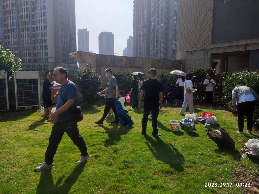 下沉社区显初心 志愿服务我先行照片（1）.jpg