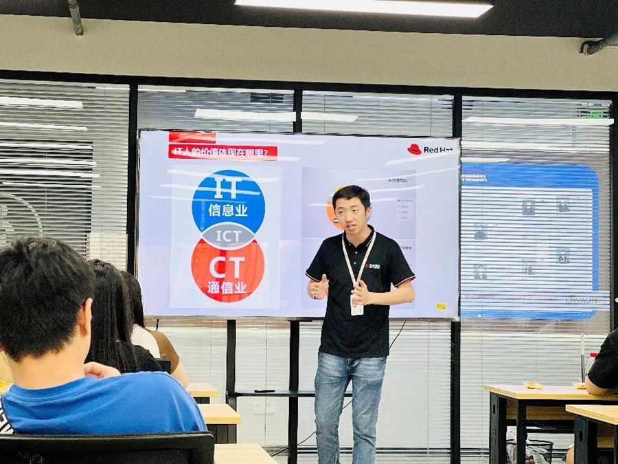 信息机电学院组织订单班开展企业参观行活动照片（4）.jpg