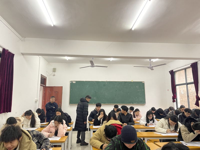 2024.3.4 中职教育学院开展2021级高考模拟考试3_副本.png