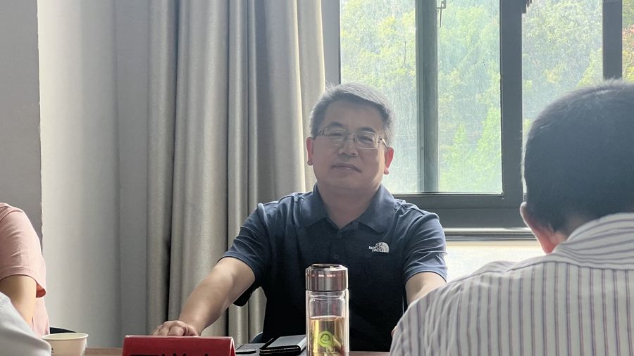 党委书记石道良带队到信息机电学院调研座谈照片（4）.JPG