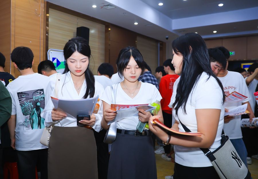 校企三方携手成功举办2024年林业数字人才双选会照片（10）.jpg