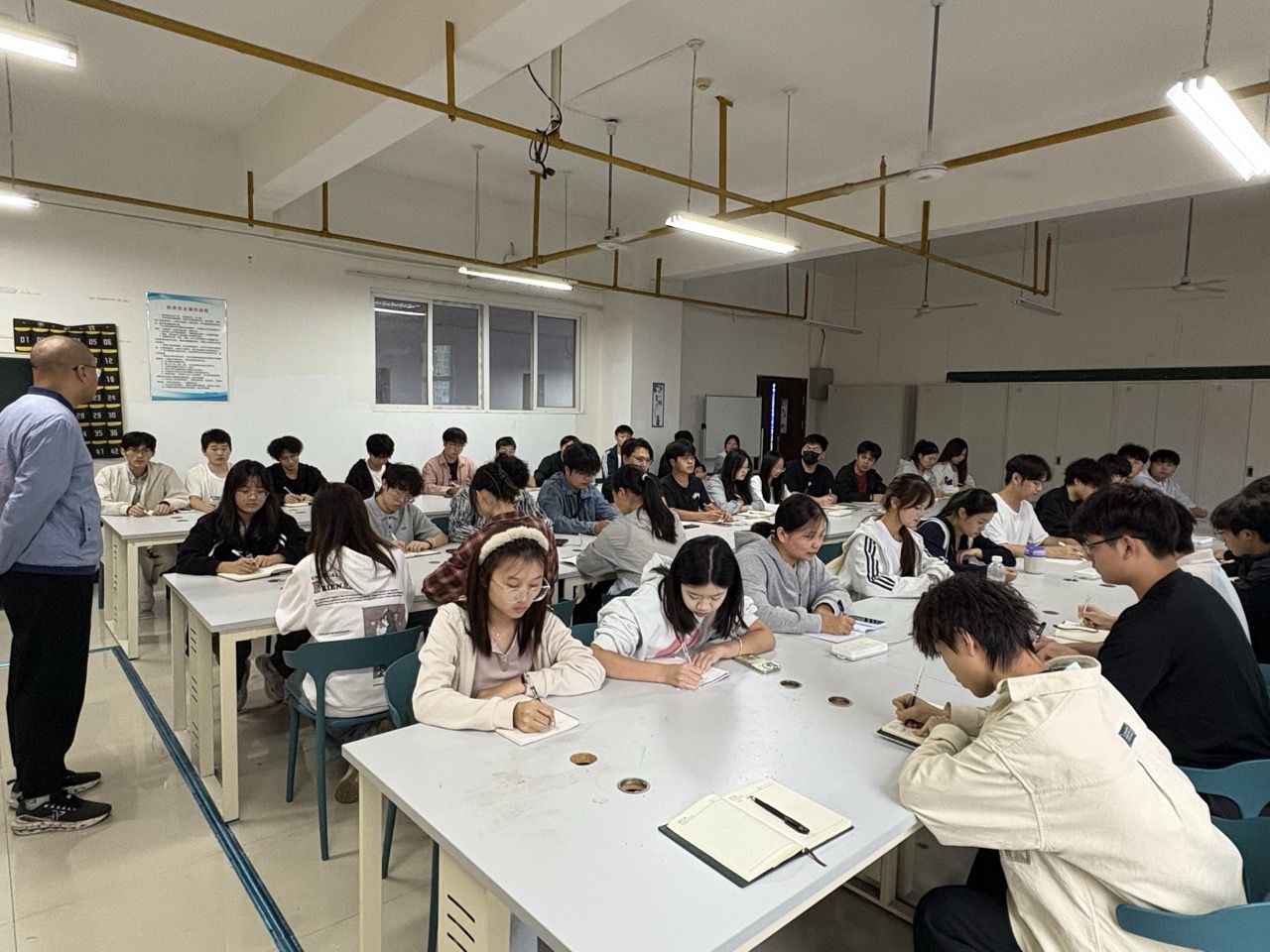 1e7de36a5e81a11f40452d998d68e256大.jpeg