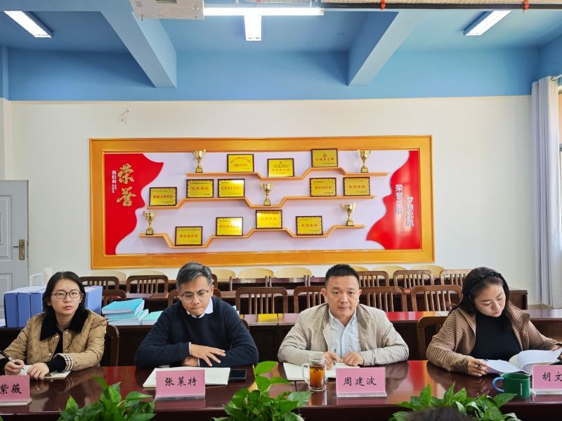 湖北省人才事业发展中心学生资助检查组 开展中职资助工作专项检查3_副本.jpg