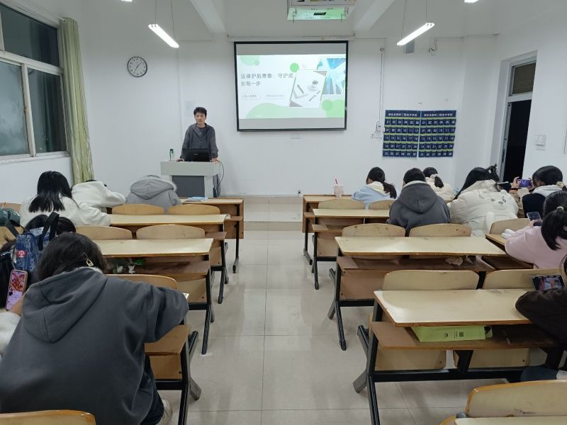 1765157292822798.jpg 法制护航青春近景_副本.jpg