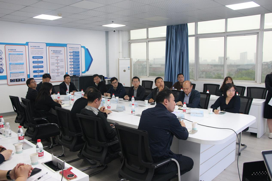 我院教师参加高职院校人工智能时代网络安全产教融合落地与教育教学创新研讨会2 - 副本.png