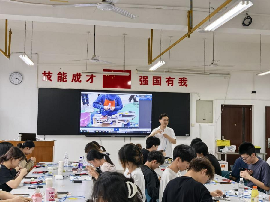 1779680347678230.png 院级展示课活动 - 副本.png