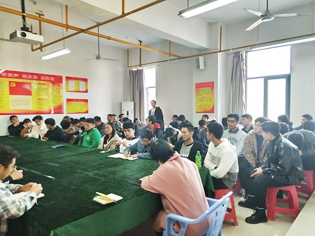 教学工作学生座谈会.jpg