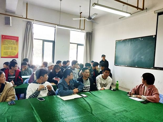 教学工作学生座谈会1.jpg